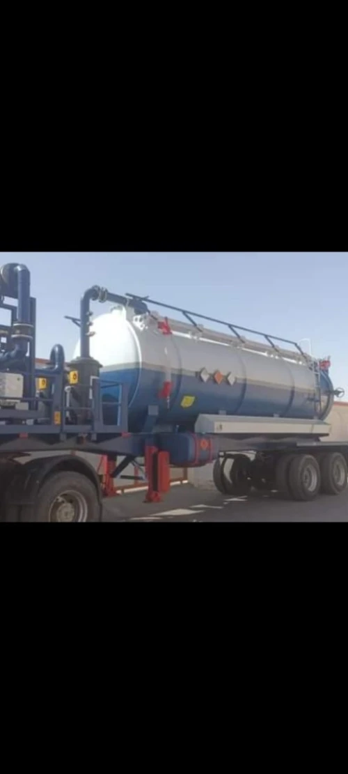 Camion hydrocureur vidangeur déboucheur d'egouts 