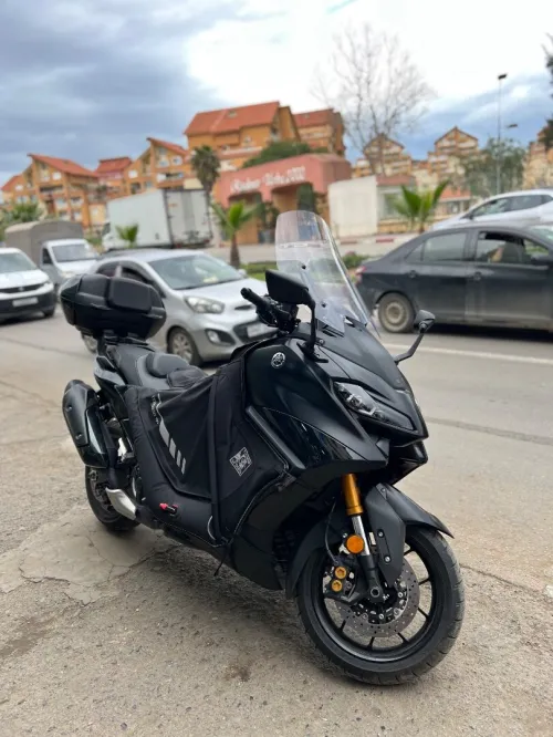 TABLIER TUCANO URBANO  TMAX 2022-2023