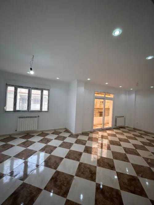 Location Appartement Niveau de villa F4 Alger Draria