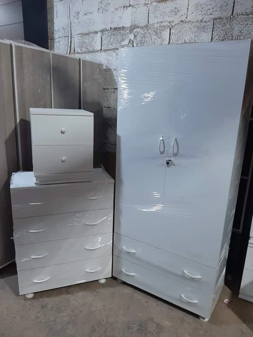 armoire / chambre / commode / rangement