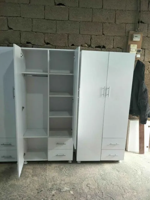 armoire / chambre / commode / rangement