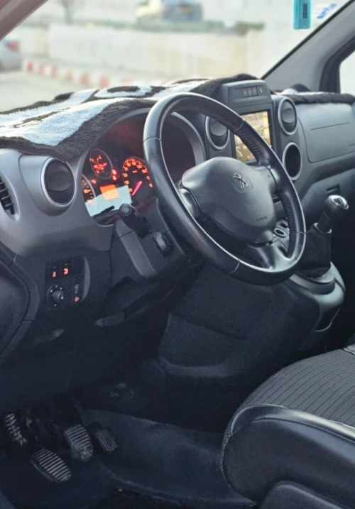 Peugeot Partner 2017 Tepee Allure 