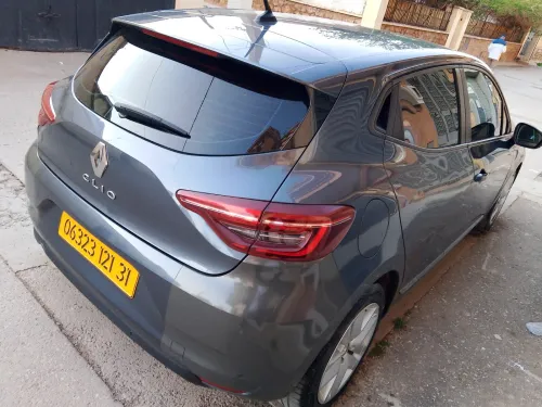 Renault Clio5 2021 Bsnes