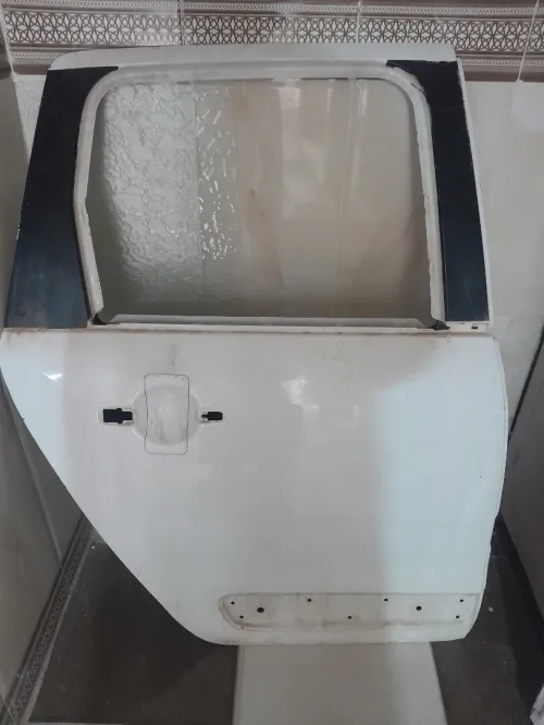Porte arière droite  c3 picasso