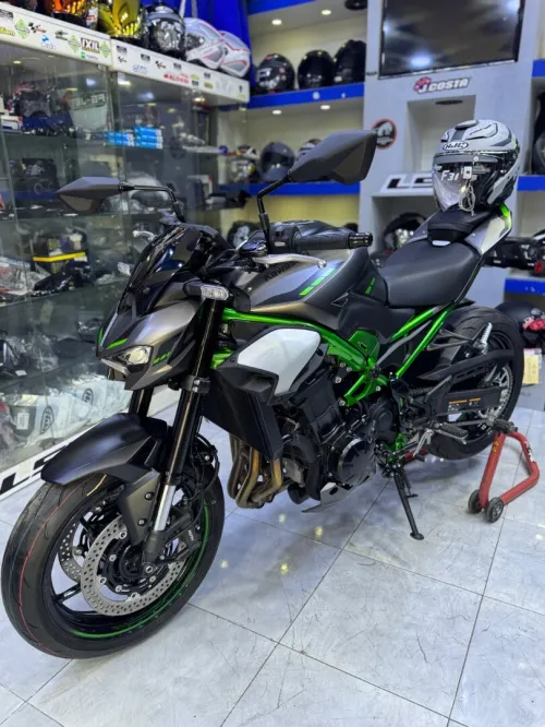 Kawasaki Z900 2025