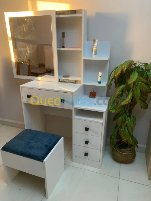 Coiffeuse / Table De Maquillage