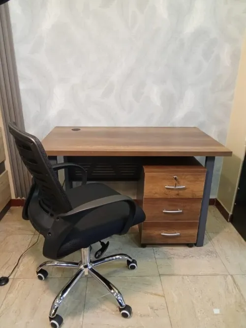 Bureau en pieds métallique avec caisson mobile 3 tiroirs