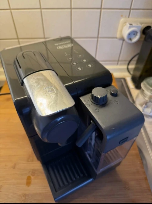 Delonghi Nespresso EN560B