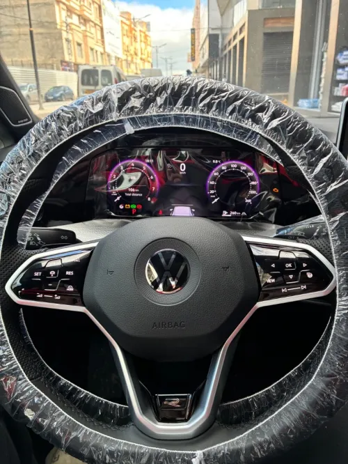 Volkswagen Golf 8 2025 R-Line