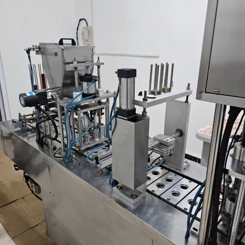 Machine de conditionnement de café en capsule