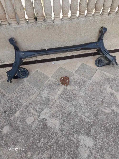 un essieu ( vehicule accent )