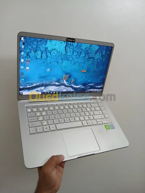 SAMSUNG 900X5T I7 8550U NVIDIA MX150 2GB RAM 16GB 15.6 FHD