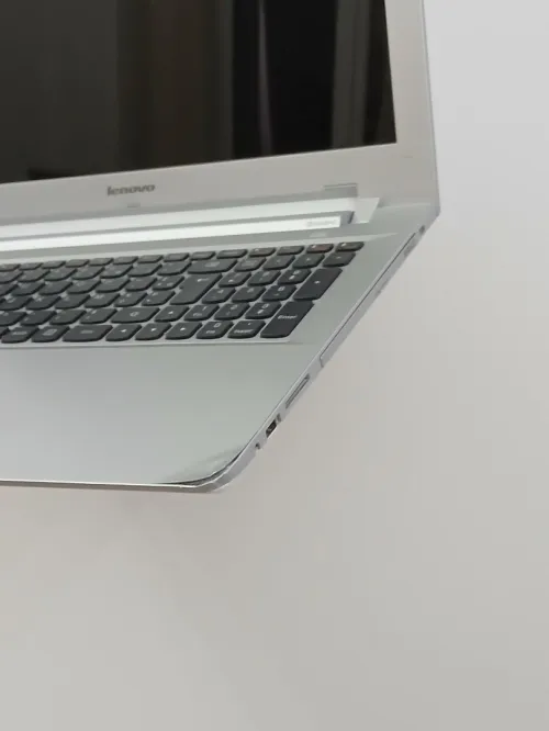 Lenovo ideapad 500-15ISK I7 6500U AMD Radeon R7 M360 RAM 8GB