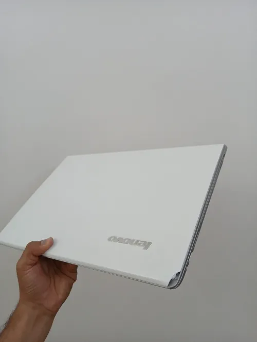 Lenovo ideapad 500-15ISK I7 6500U AMD Radeon R7 M360 RAM 8GB