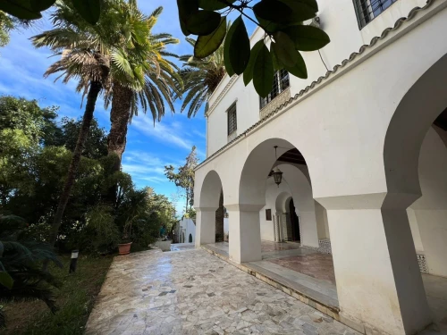 Cherche location Villa Alger Hydra