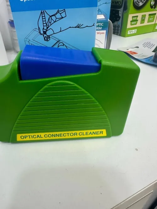   Cassette de nettoyage fibre Utilisé pour nettoyer les connecteurs. 