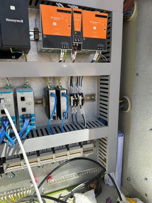 Installation réseau informatique et fibre optique 