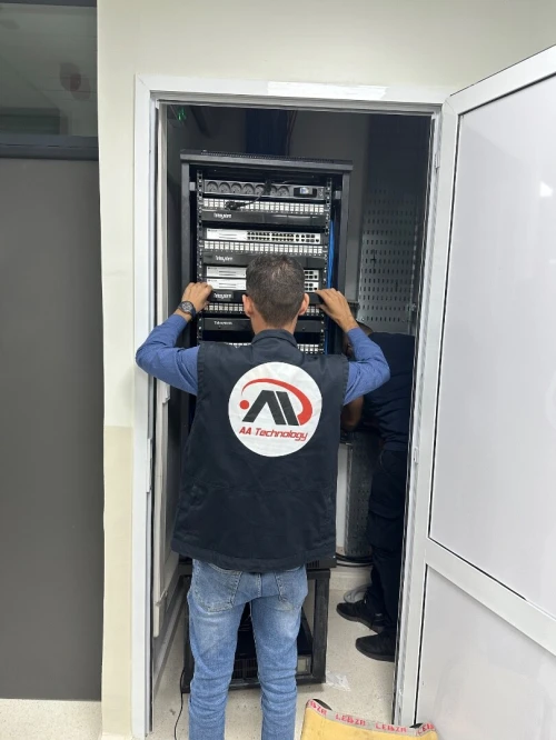 Installation réseau informatique et fibre optique 