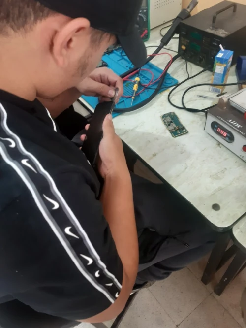 تكوين في اصلاح الهواتف الذكية