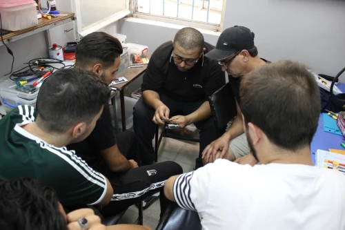 تكوين في اصلاح الهواتف الذكية