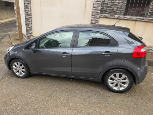 Kia Rio 5 portes 2013 Toute option + toit