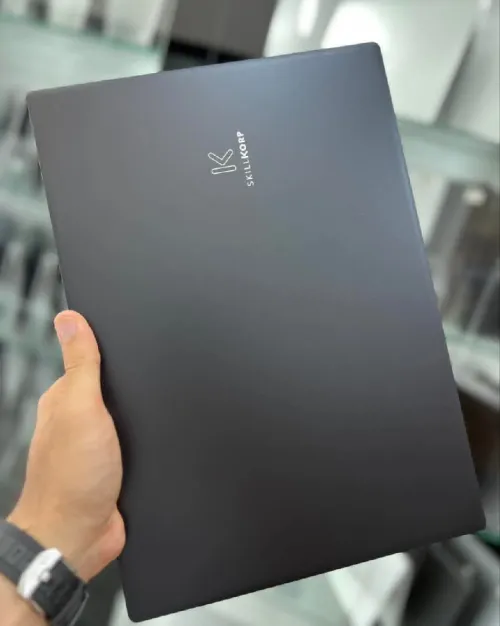 ASUS V16 Comme Neuf