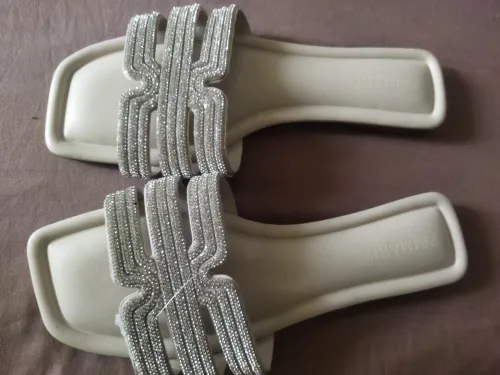 Mule et pochette dorée 