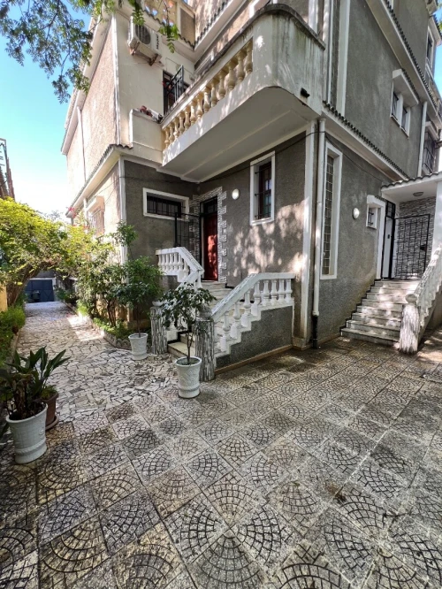 Location Appartement Niveau de villa F5 Alger El biar