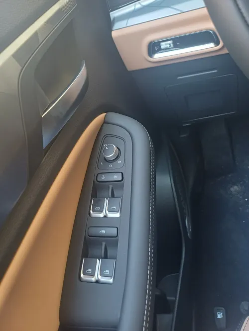 Geely X6 PRO 2025 