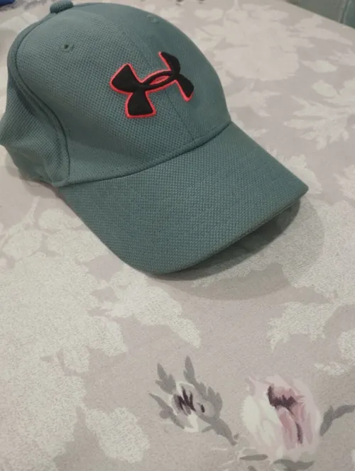 Casquette Under Armour verte originale ( produit Canadien ) pour adolescents et adultes 
