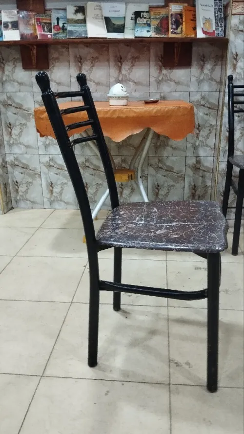 Chaise cafétéria 