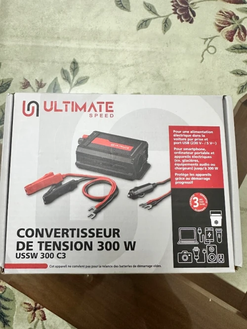Convertisseur de tension 12V vers 220V 300W