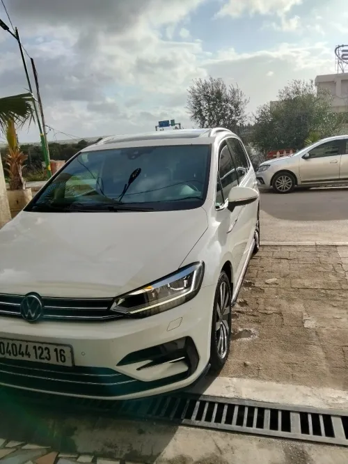 Volkswagen Touran 2023 R line