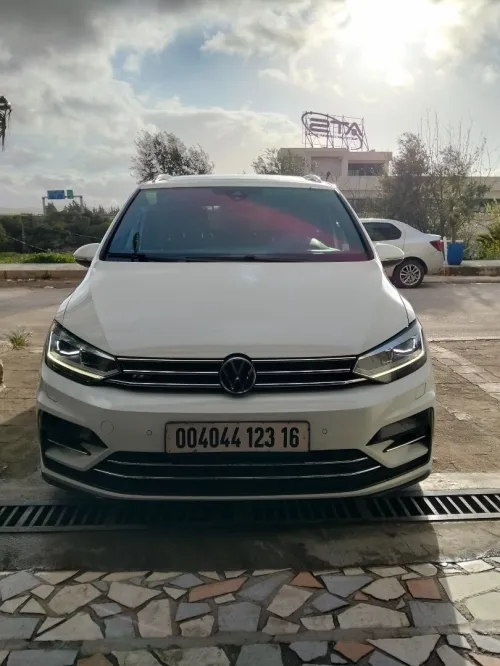 Volkswagen Touran 2023 R line