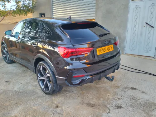 Audi Q3 2024 S-Line Quattro