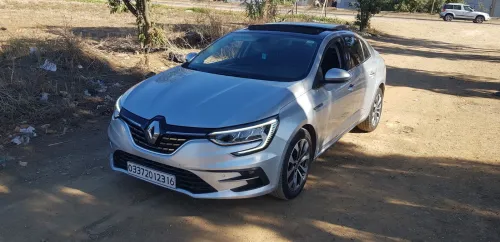 Renault Megane 4  2023 Itens