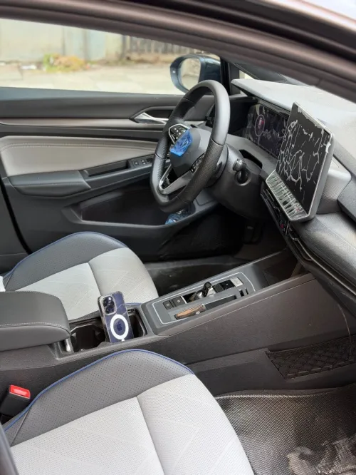 Volkswagen Golf 8 2025 R-Line