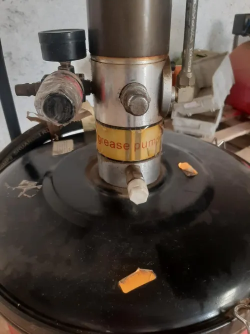 pompe a graisse 