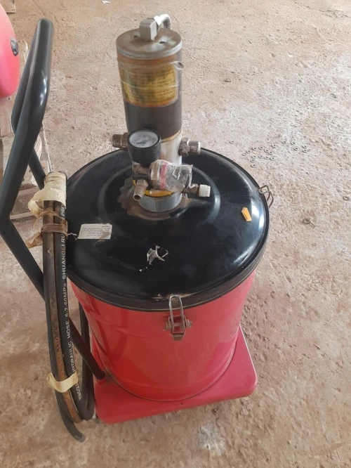 pompe a graisse 