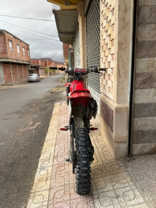Honda CR 85 HONDA CR 85 