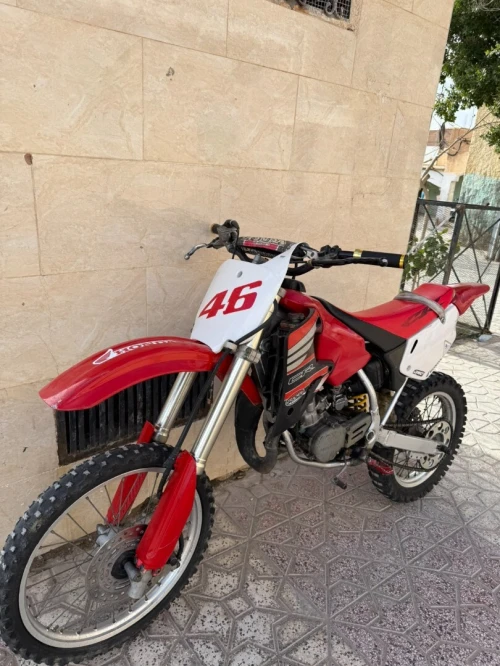 Honda CR 85 HONDA CR 85 