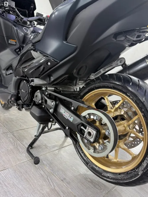 Yamaha T-max 2023