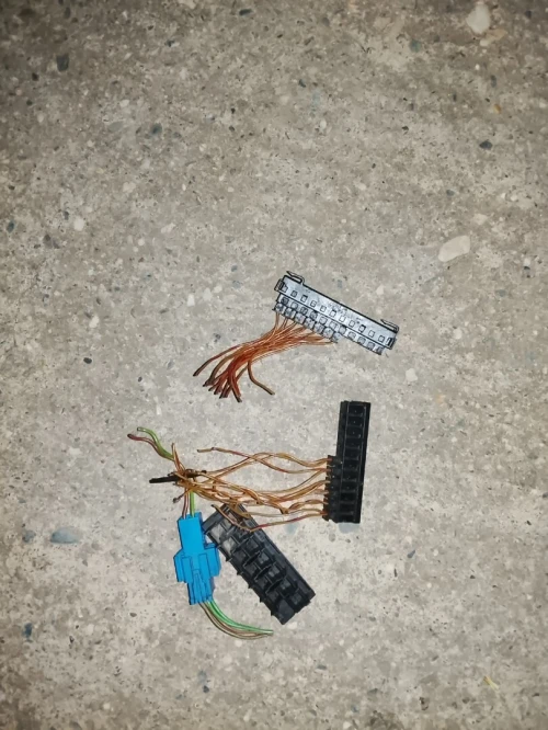 PIECE MERCEDES W203 2002