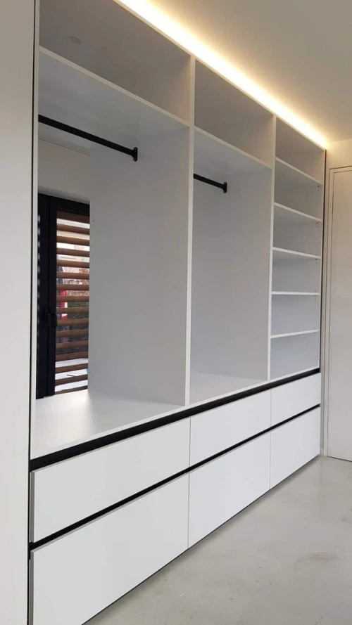 Fabrication de cuisine équipée sur mesure et dressing 