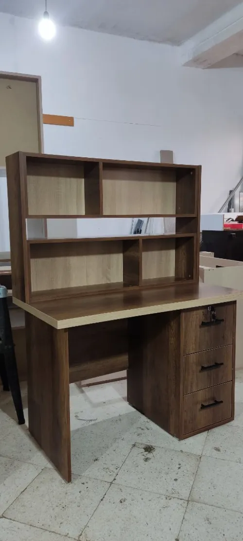 Fabrication tout sort de meuble de maison et bureaux sûr mesure et haut qualité 