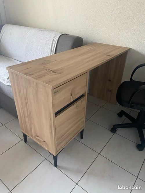 Fabrication et vente de bureaux et desk de réception sur mesure 