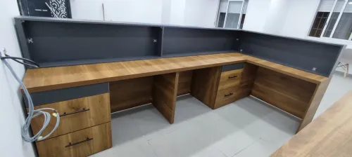 Fabrication tout sort de meuble de maison et bureaux sûr mesure et haut qualité 