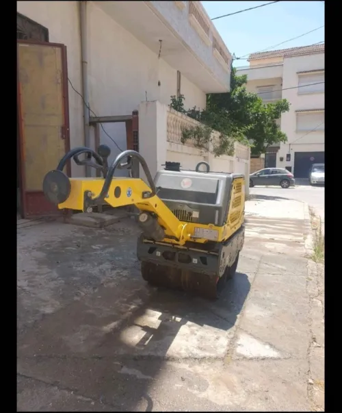 Rouleau compacteur 