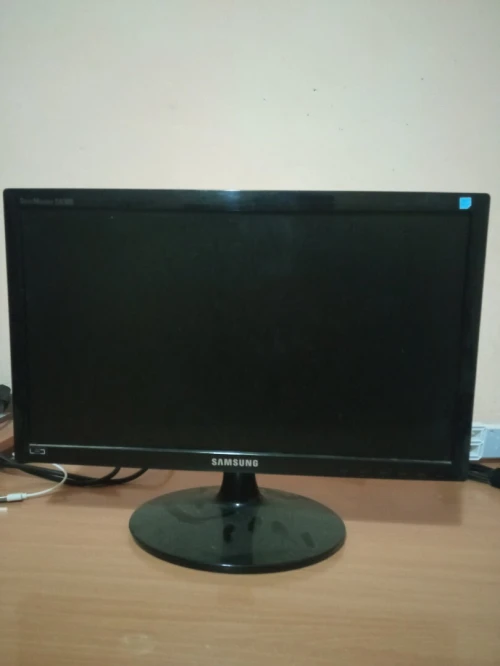 Ecran Samsung SyncMaster SA300 LED - 19 Pouces - Très Bon État