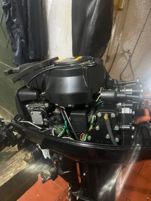 Sondeur +barque 4.80 et moteur hidea